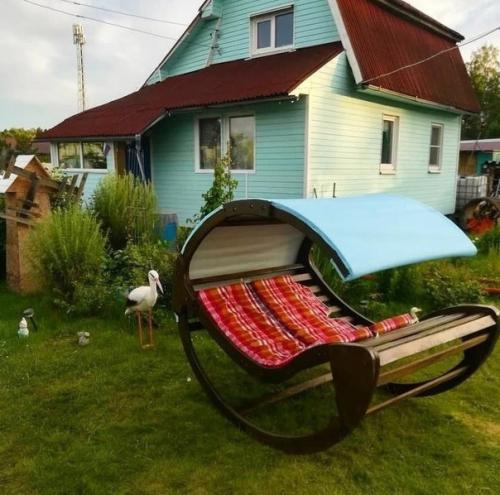 Как то в магазине видел такую качель за баснословные деньги. 03