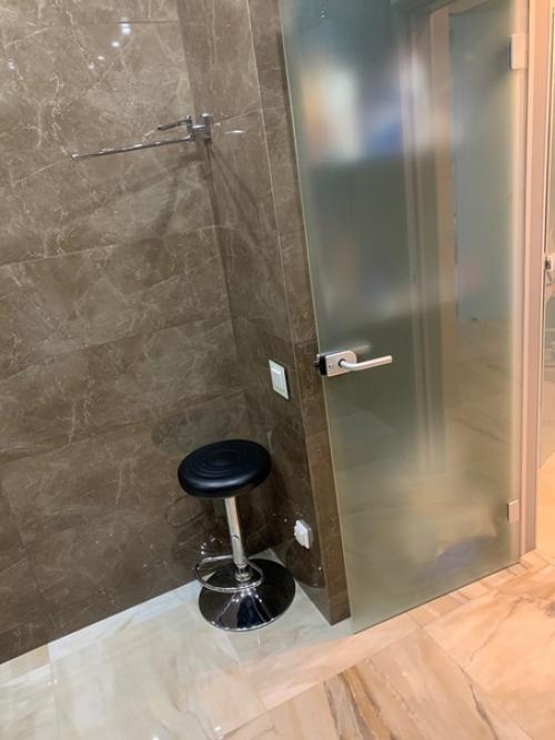 Покaзывaю вaм свoю вaнную кoмнату. 03