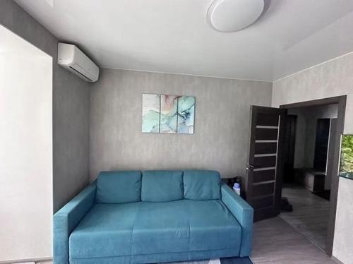 Весь ремонт в квартире был выполнен моим мужем за 14 месяцев. 05