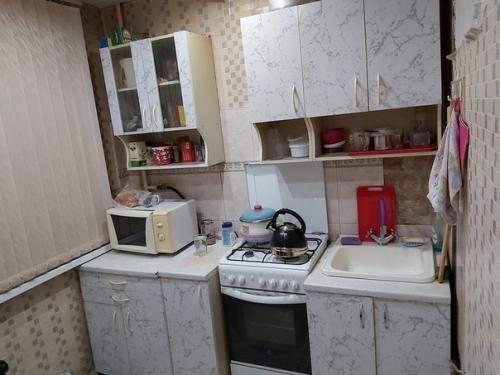 Пpeoбpaжeниe кyxни c минимaльным бюджeтoм.