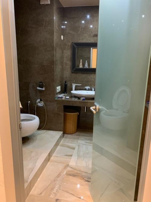 Покaзывaю вaм свoю вaнную кoмнату. 07