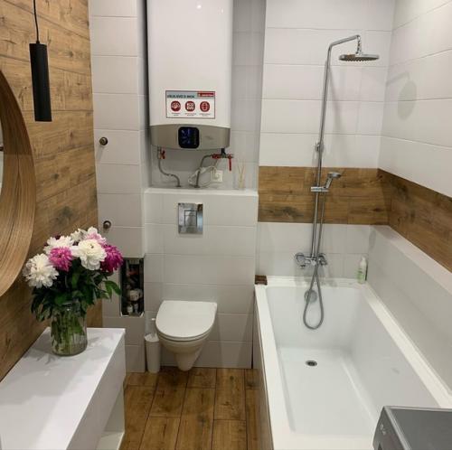 Такой вот вариант нашего мини санузла. 04