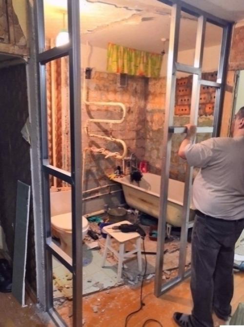 Так получилось, что пришлось в нашей новой квартире заново делать ванную комнату.