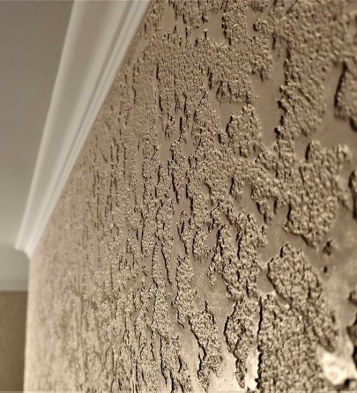 Решили сделать ремонт вместо поклейки обоев - декоративной штукатуркой. 06