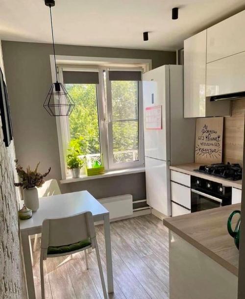 Мы представляем вам интерьер однокомнатной квартиры, который впечатляет своей простотой и красотой. 01