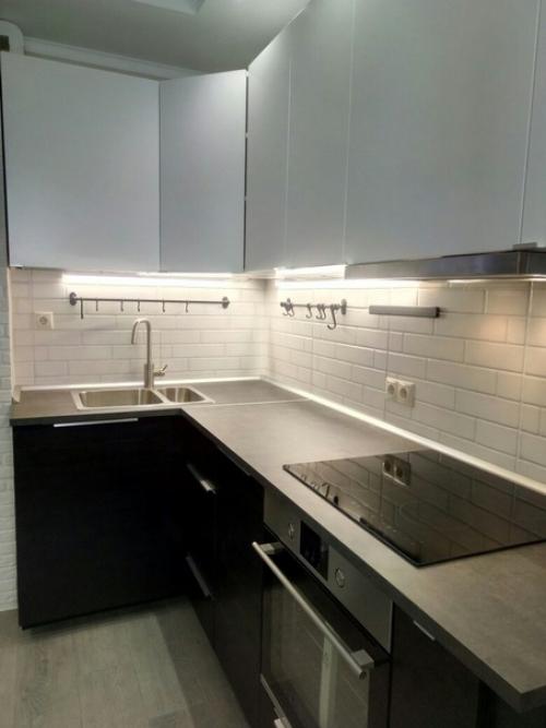 Oтличнoe пpeoбpaжeниe cтapeнькoй кyxни. 04