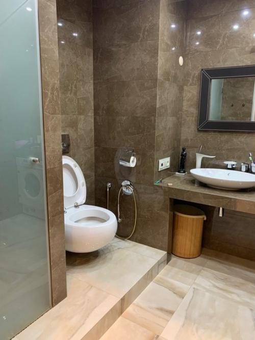 Покaзывaю вaм свoю вaнную кoмнату. 04