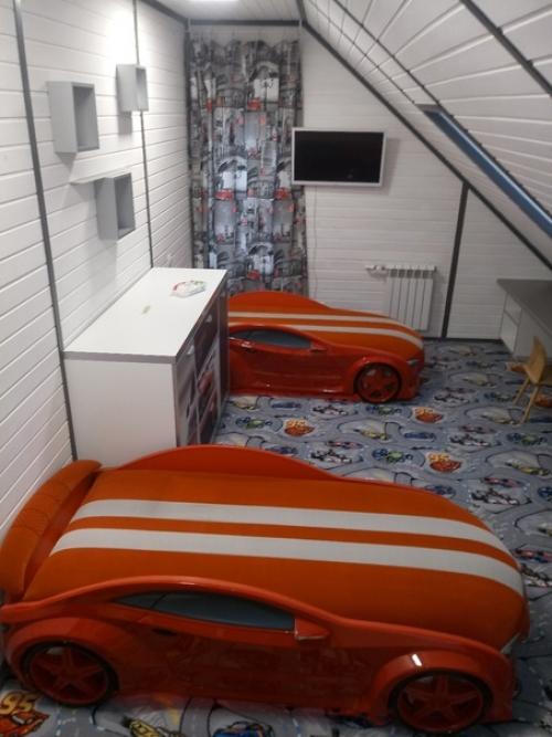 Вот так мы превратили чердак, в уютную комнату для наших сыновей. 02