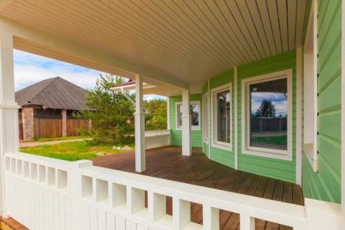 Отличный вариант небольшого, но комфортного частного дома для семьи. 01