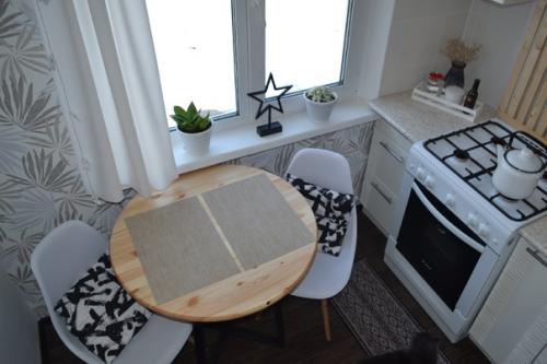 Дом хрущевка, а это моя кухня, площадь 6 квадратов. 02