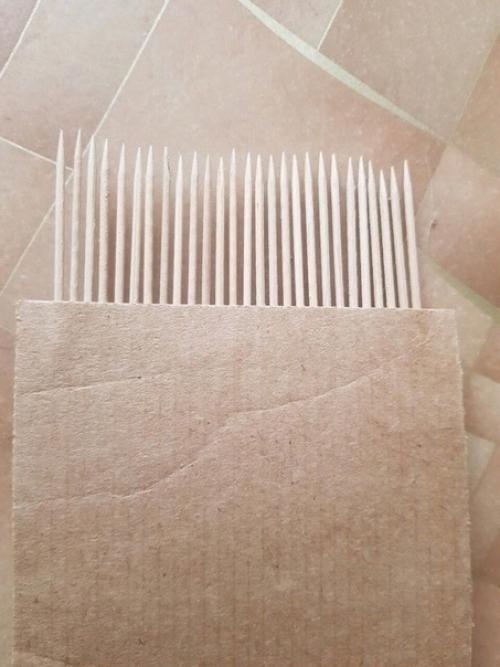 Весьма полезный инструмент в хозяйстве для подгона ламината к неровной поверхности. 01