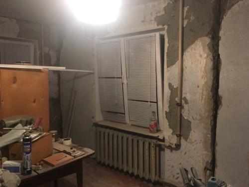 Сделала ремонт в своём зале площадью 18 квадратов.