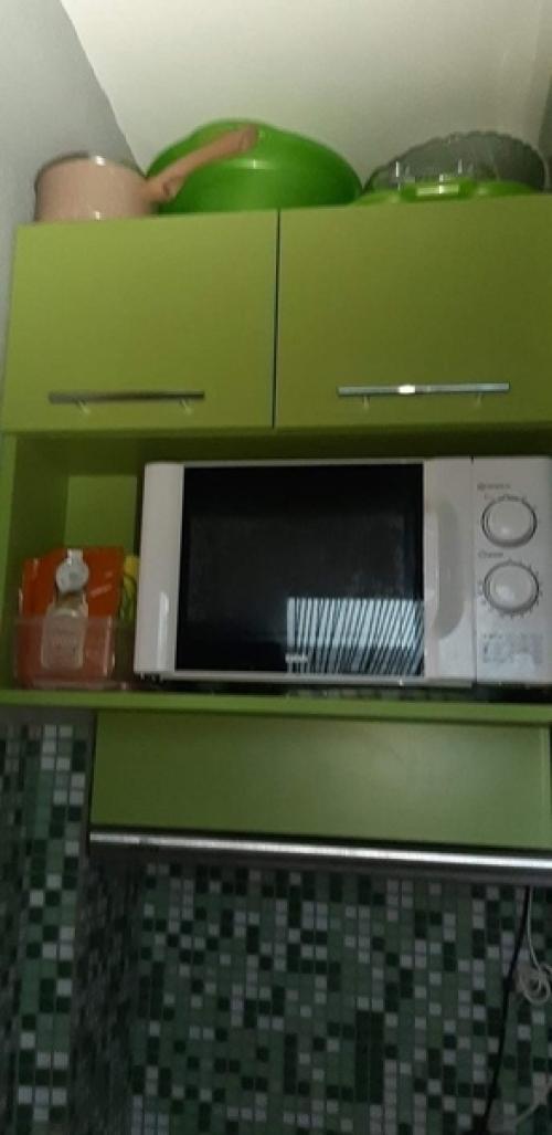 Многие говорят, какие у них маленькие кухни, как они еле-еле что то там умещают. 01