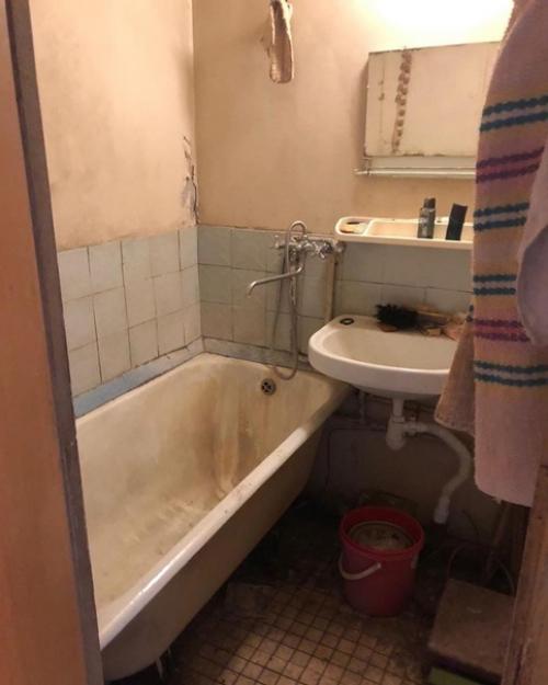 Квартира хрущевка, которая была с так называемым бабушкиным ремонтом. 03