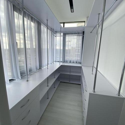 Были озавершены ремонтные работы в двухкомнатной квартире площадью 55 квадратных метров. 06