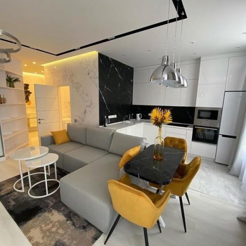 Были озавершены ремонтные работы в двухкомнатной квартире площадью 55 квадратных метров. 07