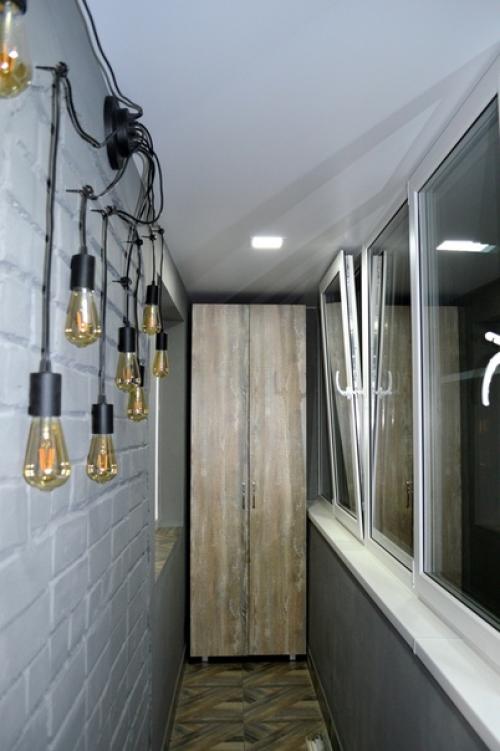 Наш балкон поделиться в стиле лофт в двушке мы хотим. 01