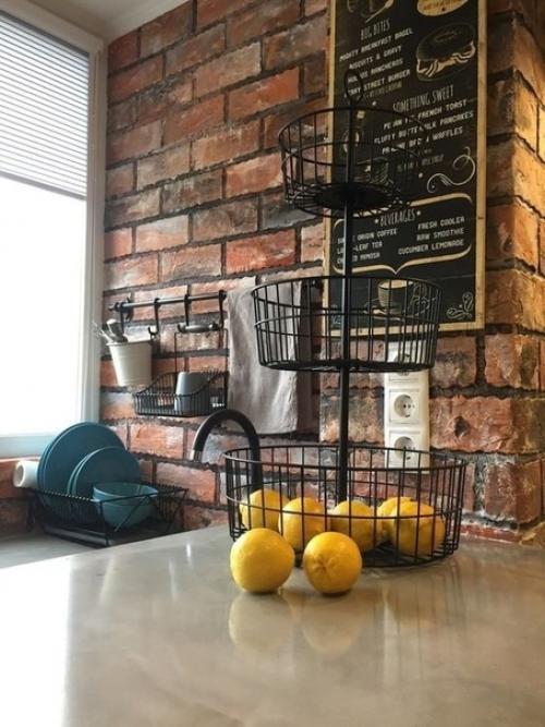 Сделали ремонт в свой студии в стиле лофт, так как такой стиль нам больше подходит по духу, да и для студий он самое то. 04