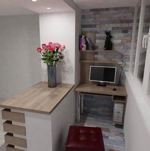 Решили сделать лоджию, как рабочее место. 01