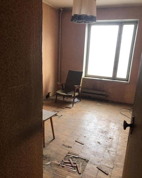 Квартира хрущевка, которая была с так называемым бабушкиным ремонтом. 08