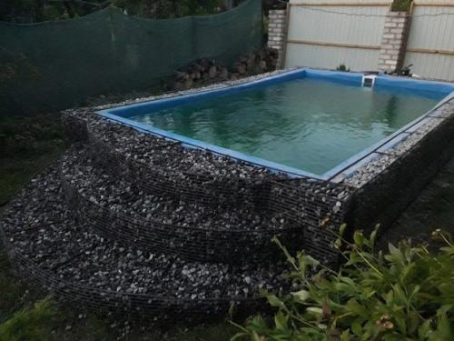 Вот, летом запилили себе бассейн на даче. 08