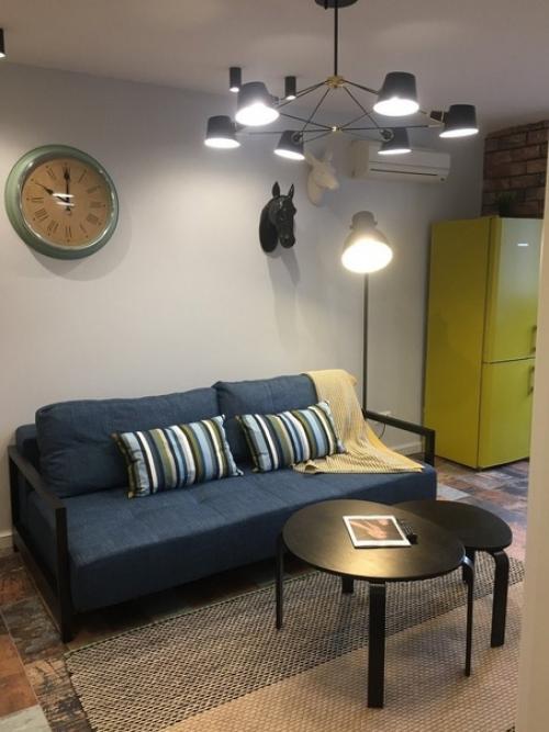 Сделали ремонт в свой студии в стиле лофт, так как такой стиль нам больше подходит по духу, да и для студий он самое то. 02