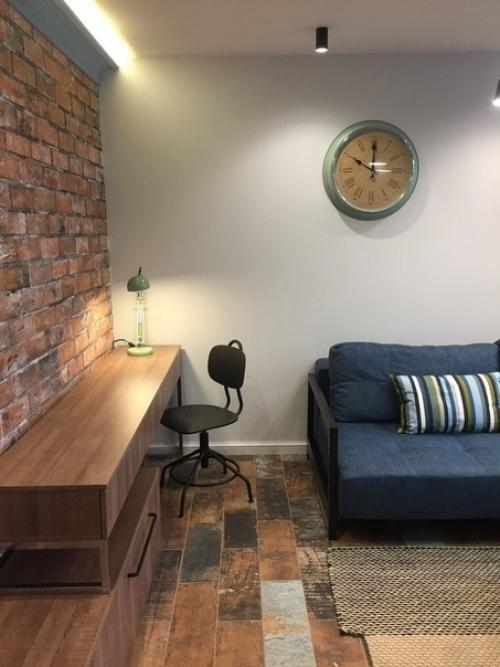 Сделали ремонт в свой студии в стиле лофт, так как такой стиль нам больше подходит по духу, да и для студий он самое то. 01