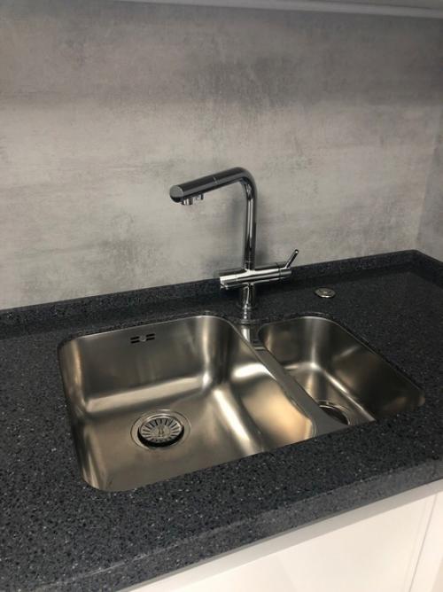 Недавно завершили ремонт своей кухни. 09