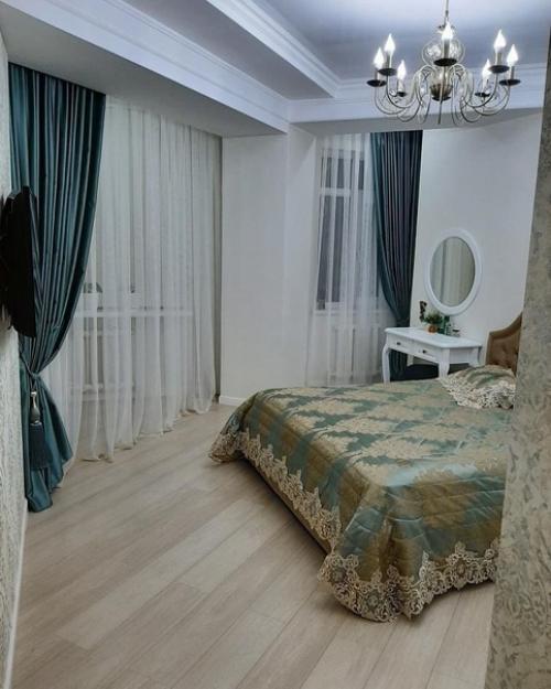 Наш новый ремонт в квартире, уже даже украсили квартиру к новому году и ёлочку поставили. 04