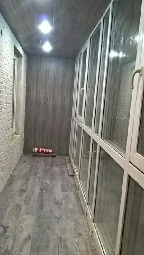 Настала зима и мы решили, что пора бы и утеплить балкончик. 02