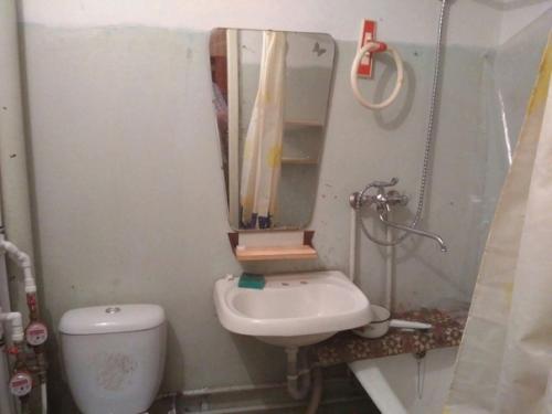 Дорогой ремонт сделать не было возможности.