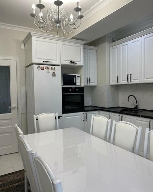 Очень просторная, светлая и современная квартира. 01