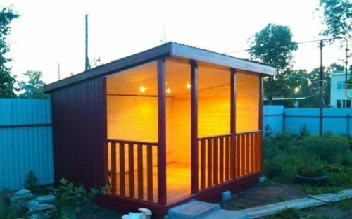 Весной муж такую беседку построил. 01