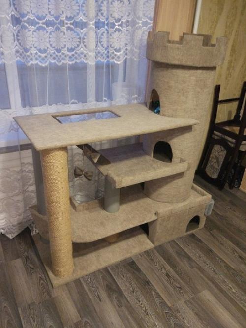 Ремонт в квартире конечно хорошо, но и о коте не стоит забывать.