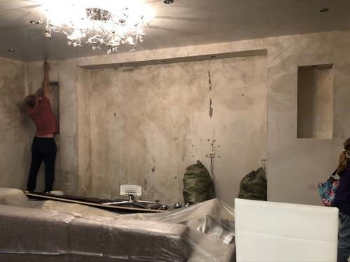 Решили обновить ремонт, на что-то совершенно новое, чего ещё у нас не было. 01