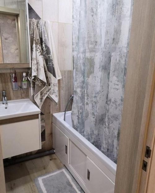 Купили новую квартиру для нашей семьи с двумя детками, и сразу приступили к ремонту, вот наконец - то всё закончилось. 02