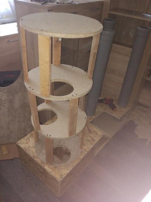 Ремонт в квартире конечно хорошо, но и о коте не стоит забывать. 04