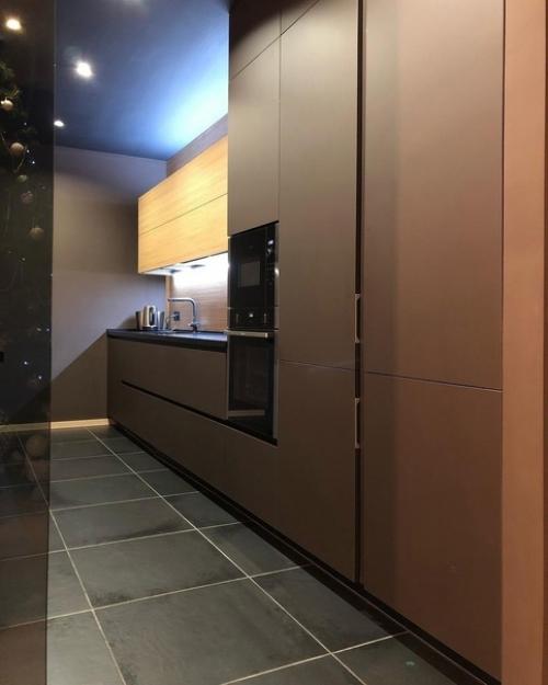 А это мы себе сделали супер современную кухню в своем доме. 02