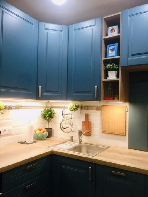 У меня не очень большая кухня (8, 5 м), но мне кажется, что это пространство я использовала на 100%. 06