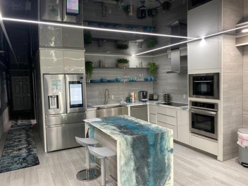 Всем привет из далекой америки. 02