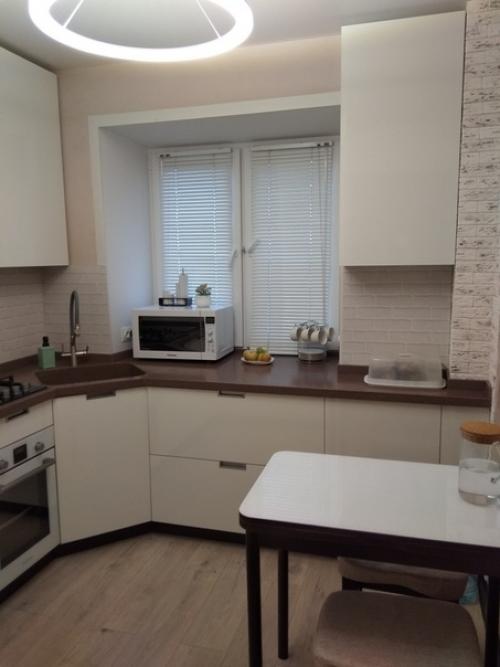 Кyxня мaмы.  Очeнь мaленькая куxня. 01