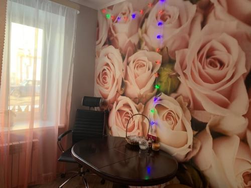 Что скажете?  Ночная штора временная ( пока не готовы жалюзи), стол с предыдущей квартиры, но мне кажется он не плохо смотрится. 02