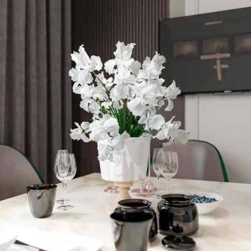 В этой квартире все сделано так, что каждый акцент придает интерьеру особую уникальность. 03