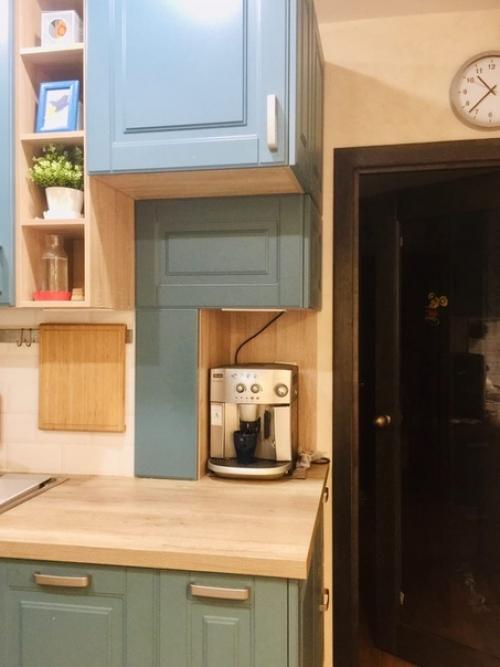 У меня не очень большая кухня (8, 5 м), но мне кажется, что это пространство я использовала на 100%. 08