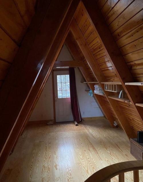 Это было невероятное преображение чердачного помещения - результатом стала идеальная ванная комната.