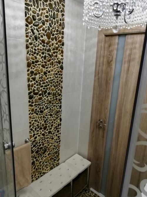 Моя ванная.  Кроме плитки, мы еще включили настоящие камни, которые привезли с берега моря. 05