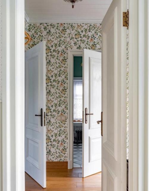 Выбранный стиль оформления квартиры поражает своей красотой. 02