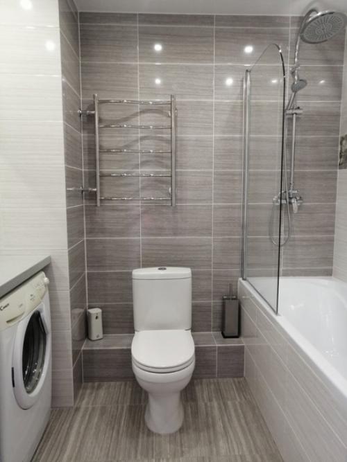 Недавно закончили ремонт нашей небольшой ванной комнаты, совмещенной с санузлом. 01