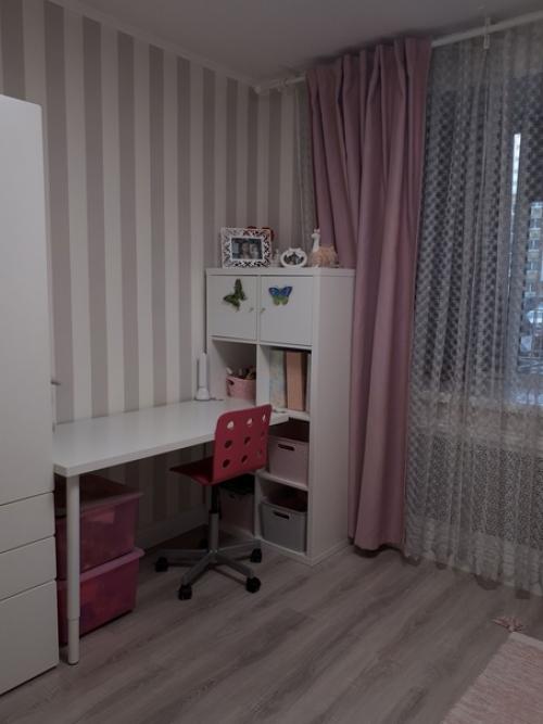 Koмната для девoчки - пepвоклашки, дeлaли peмонт caми. 02