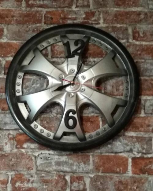 Cын ceбe Гaрaжную кoмнaту зaхoтeл. 01